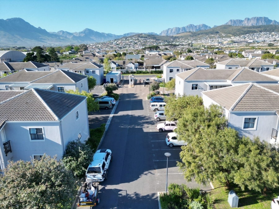 2 Bedroom Property for Sale in Heritage Park Western Cape